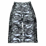 Ouzey HCW Camo Stripe Jeans Y2K Clothes Men Women Hip Hop Retro Tactical Camo Stripe Embroidered Baggy Jeans Low Rise Wide Leg Trouser